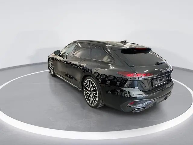 Audi A6 Avant 2.0 367pk S-tronic e-hybrid Quattro S edition Comp · 360 Camera · Servosluiting · Pano...