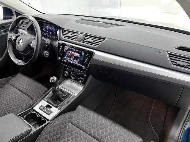 ŠKODA Superb Combi 1.5 TSI  6 Versn. ACT / Business Edition / Trekhaak / Pdc./ Airco-ecc./ Xenon / N...