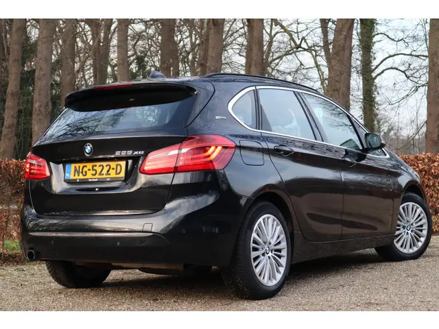 BMW 2-serie Active Tourer 225xe | Panoramadak | Head-up | Navi |