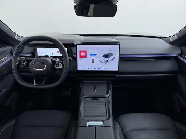 Lynk & Co 08