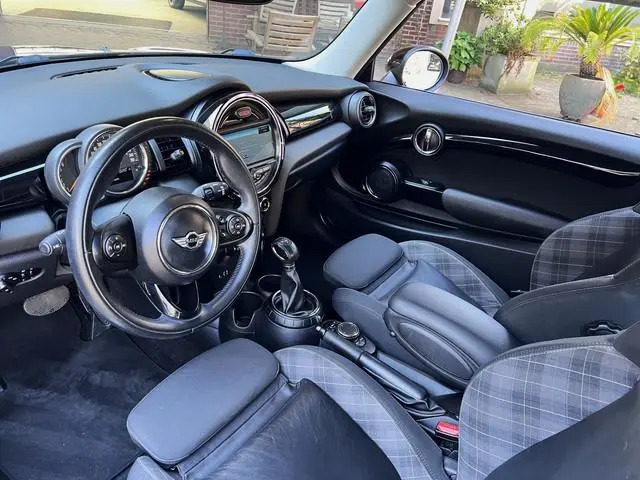 MINI Cooper 1.5 136pk *Automaat*/Chili /Cruise/Two-Tone/17"/led