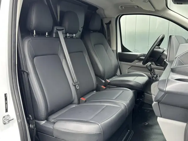 Ford Transit Custom 2.0 TDCI 136 PK TREND / L2H1  / 2.740 KG AHG / CAMERA / CRUISE / 3 ZITS / AIRCO...