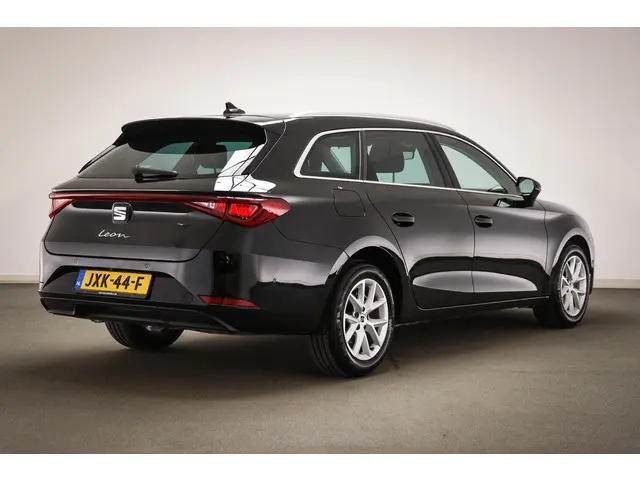 SEAT Leon Sportstourer 1.5 eTSI Style Business Intense | LED | DAB | SMARTLINK | CAMERA