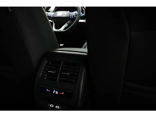 SEAT Leon Sportstourer 1.5 eTSI Style Business Intense | LED | DAB | SMARTLINK | CAMERA