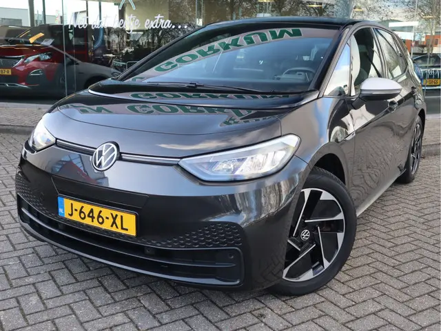 Volkswagen ID.3 First 58 kWh Navi / Climate / Stoelverw / DAB / Trekhaak SOH 88.88% All season bande...