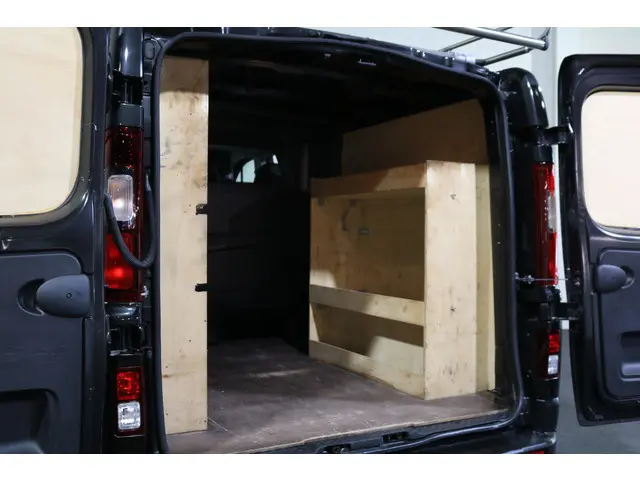 Nissan NV300
