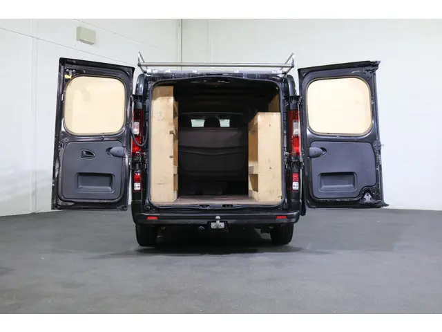 Nissan NV300