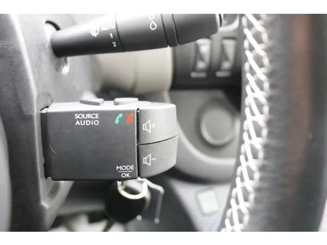 Nissan NV300