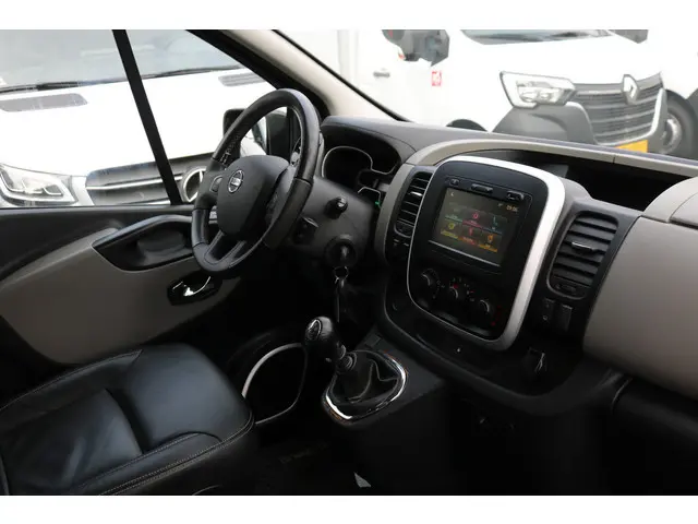 Nissan NV300
