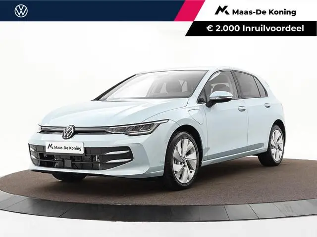 Volkswagen Golf Life Edition 1.5 eHybrid 204 PK 6 versn. DSG · Achteruitrijcamera · Draadloze telefo...