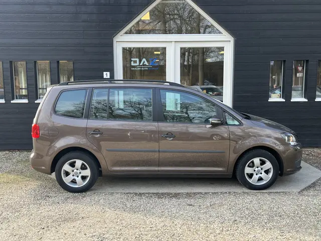 Volkswagen Touran 1.2 TSI Trendline Bluemotion 7p. Ecc/Apple carplay/Pano/Trekhaak