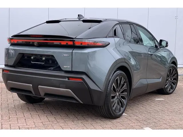 Toyota C-HR+
