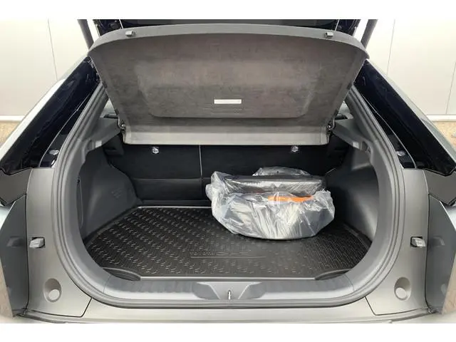 Toyota C-HR+