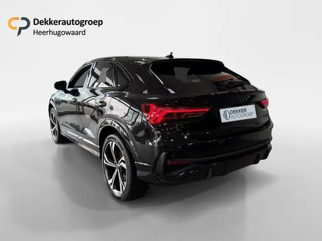 Audi Q3 Sportback 45 TFSI quattro edition one Black Pack - Pano-schuif/kanteldak - Trekhaak