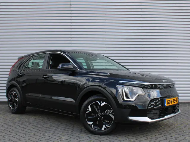 Kia Niro EV Light Edition 64.8 kWh | Camera | Cruise adapt. | Clima | 17" LM | Navi | Keyless | All...