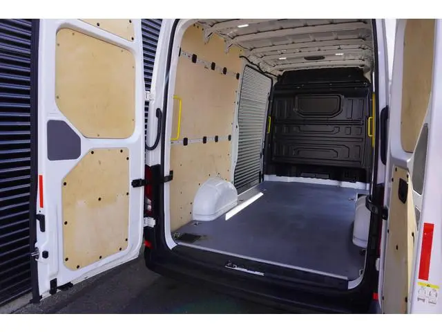 Volkswagen Crafter 180pk Automaat L3H3/L2H2 LED 2x Schuifdeur Standkachel Stoelverwarming Navigatie...
