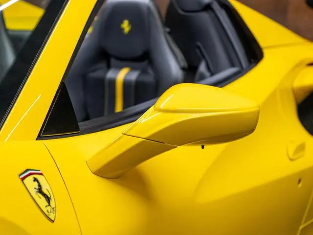 Ferrari F8 Spider