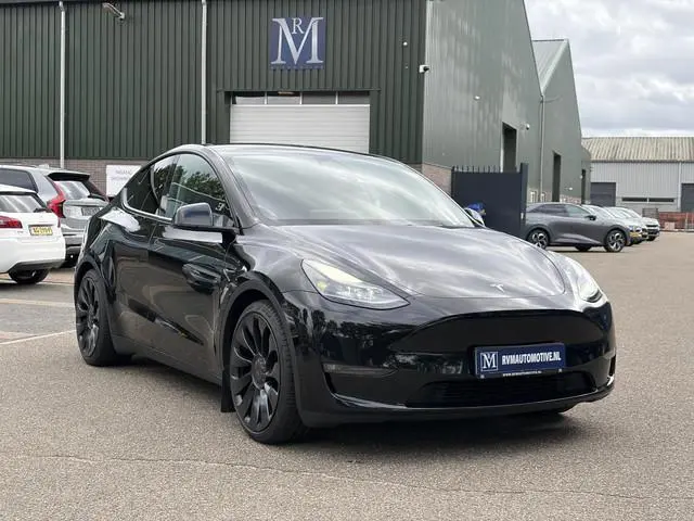 Tesla Model Y Performance AWD 75 kWh VAN 41.900:,- VOOR:39.877,- UW HERFSTVOORDEEL: 2.023,- | SOH 92...