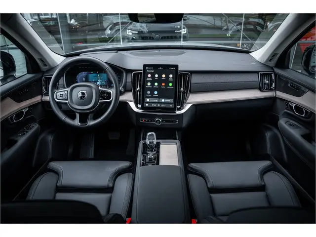 Volvo XC90 T8 Plus Dark Facelift Plug-in hybrid AWD ** HUD ** Panodak ** 360 camera ** H&K