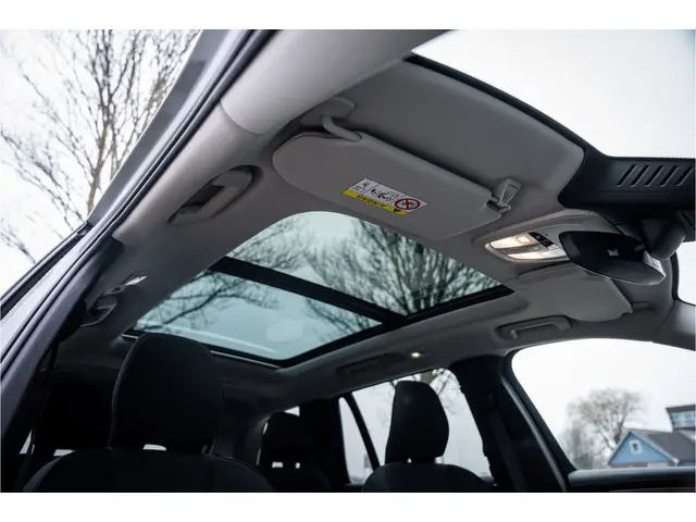 Volvo XC90 T8 Plus Dark Facelift Plug-in hybrid AWD ** HUD ** Panodak ** 360 camera ** H&K