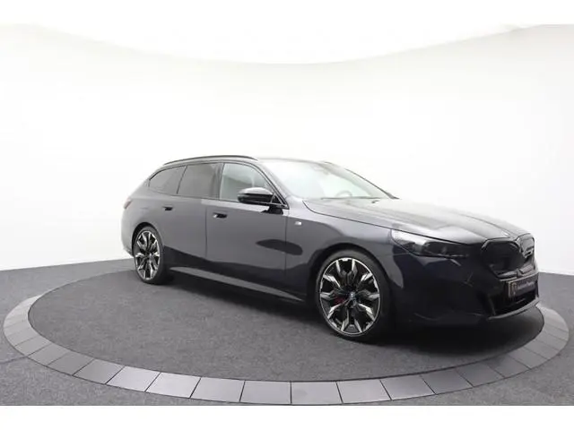 BMW i5 M60 xDrive | M-SPORT PRO | Pano | Bowers & Wilkins | Trekhaak