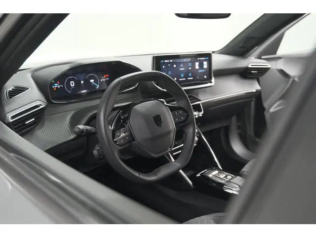 Peugeot 2008 PureTech 130 EAT8 Allure | Camera | Navigatie | Apple Carplay | Parkeersensoren