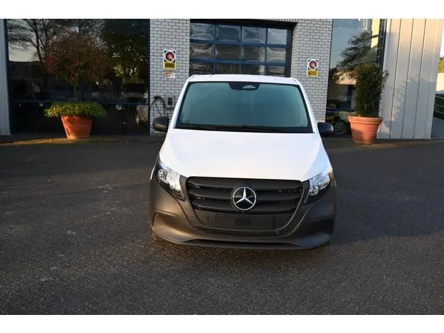 Mercedes-Benz eVito 112 Pro Facelift L2 60 kWh Snellader, Smartphone integratiepakket, Leder stuur,...