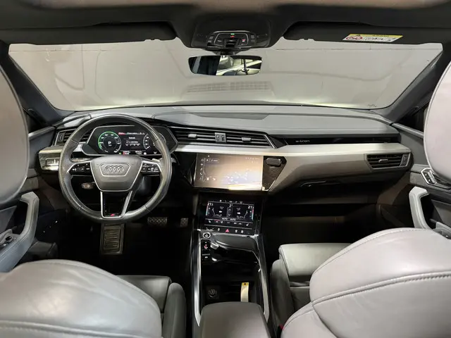 Audi e-tron 55 quattro 2x S-line 95 kWh | SOH 88% | Panoramadak | Leder | Carplay