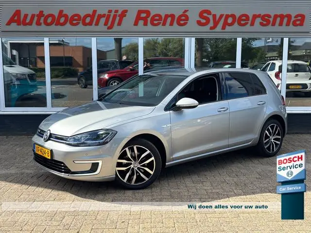 Volkswagen e-Golf | Apple Carplay | Leder | Stoelverwarming | Parkeersensoren | Adaptieve Cruise