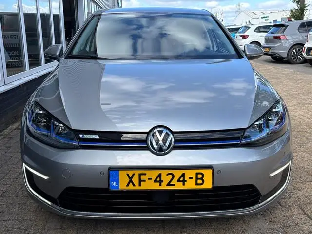 Volkswagen e-Golf | Apple Carplay | Leder | Stoelverwarming | Parkeersensoren | Adaptieve Cruise