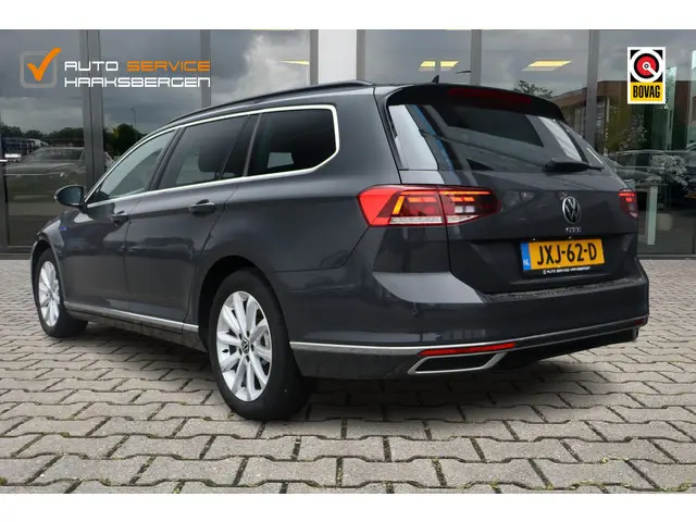 Volkswagen Passat Variant 1.4 TSI PHEV GTE Business | Pano | Trekhaak | Camera |