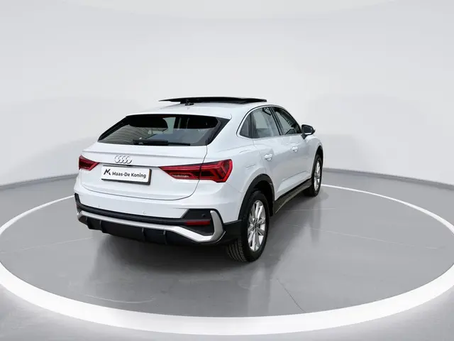 Audi Q3 Sportback 45 TFSI PHEV 245pk Advanced Edition · Panoramadak · Drive select · Camera + Parkee...