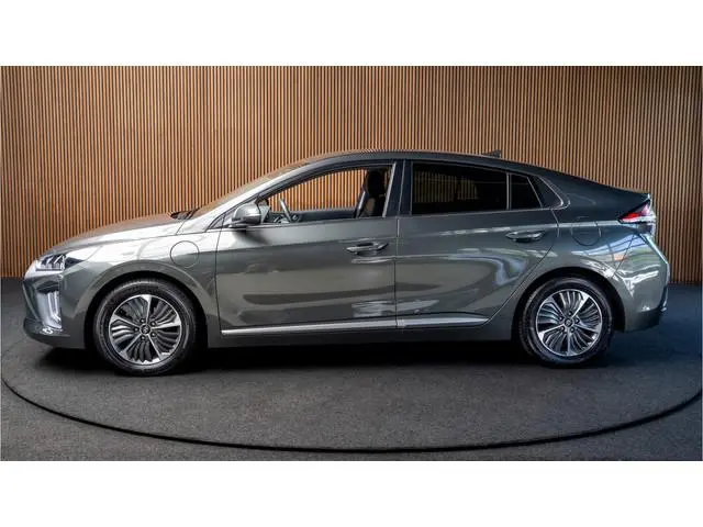 Hyundai IONIQ 1.6 GDi PHEV Navi Leer Camera Infinity Climate Stoelventilatie Stoelverwarming voor &...