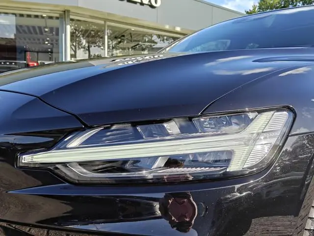 Volvo S60 T6 350PK AWD Recharge Plus Dark | BLIS | Pano | Carplay | Elektr. Stoelen | PDC V+A | ACC