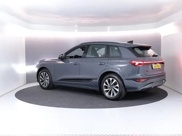 Audi Advanced edition e-tron 306PK | Tech Plus pakket, Leder | 360 graden | Black optic |