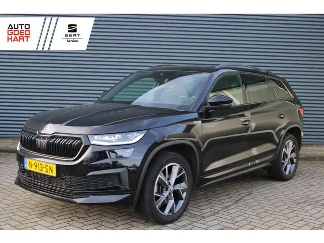 ŠKODA Kodiaq 1.5 TSI Sportline Panoramadak Leer/Alcantara Camera Full-Led