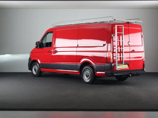 Volkswagen Crafter 35 2.0 TDI L3H2 Highline 140 PK | Trekhaak | Imperiaal | Parkeercamera | Leder |...