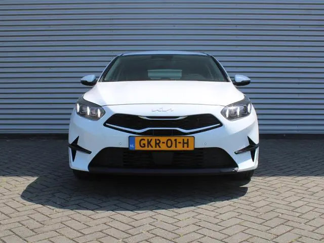 Kia Ceed Sportswagon 1.5 T-GDi DynamicLine | Airco | Cruise | Camera | Navi | 16" LM | LED | PDC |