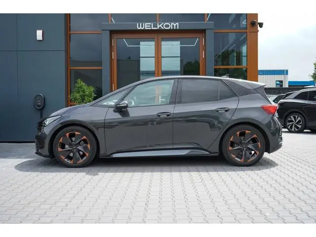 Cupra Born Perf. One 62 kWh | 94,14% SOH | Camera | Elek. Stoelen | Massage