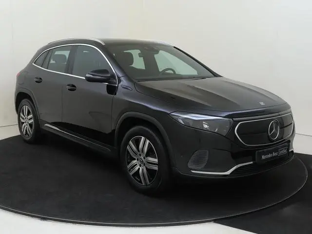 Mercedes-Benz EQA 250 Luxury Line 67 kWh / DISTRONIC/ Sfeerverlichting/ El. Trekhaak