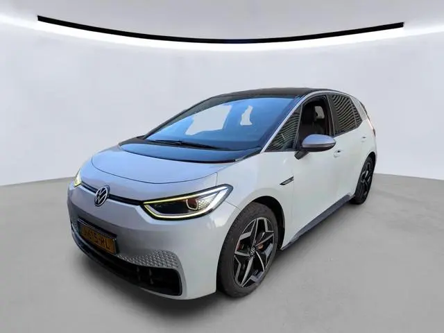 Volkswagen ID.3 First Plus 58 kWh 204pk Camera | Stoelverwarming | Acc | IQ Light
