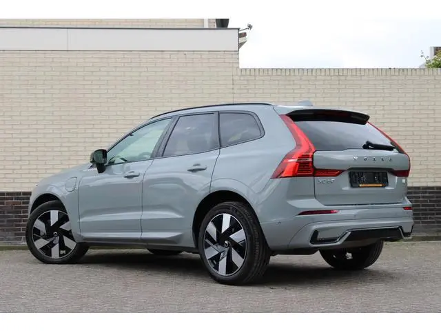 Volvo XC60 2.0 T8 Plug-in hybrid AWD Ultra Dark | Head-Up | Panoramadak | Leder | H&K | BLIS