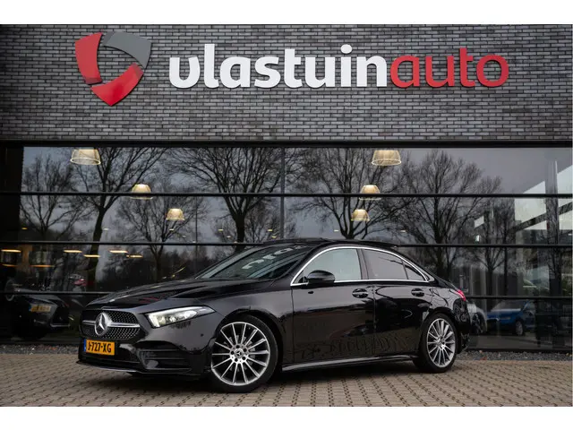 Mercedes-Benz A-klasse 200 Launch Edition Premium Plus , Trekhaak, Panoramadak, Achteruitrijcamera, Memory seats,