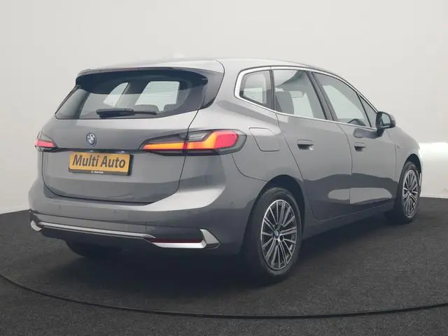 BMW 2-serie Active Tourer 225e xDrive Luxury Line PHEV 245pk Dealer O.H. | Trekhaak Af Fabriek | Ada...