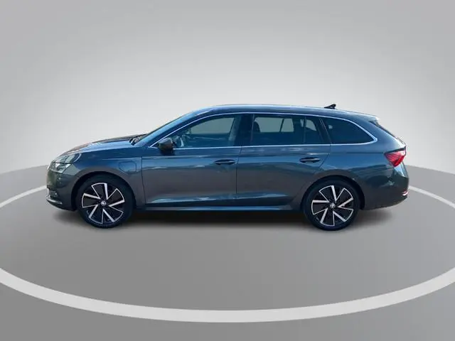 Skoda Octavia Combi 1.4TSI iV PHEV 150kW/204PK Sportline Business · Apple/Android Car Play · Stoelve...