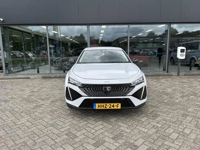 Peugeot 408 1.2 Hybrid 145 e-DCS6 Allure AUTOMAAT