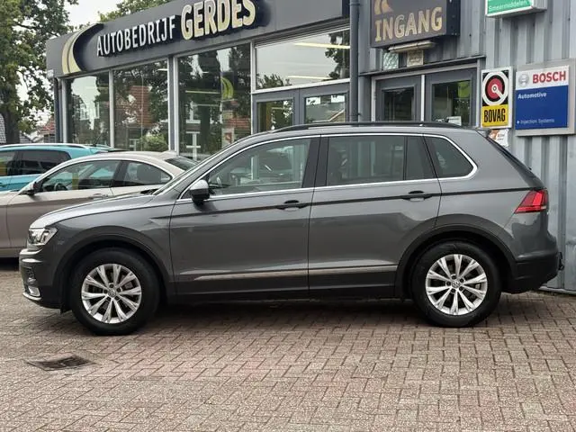 Volkswagen Tiguan 1.4 TSI ACT Comfortline. | AUTOMAAT | 1E EIG | TREKHAAK | CRUISE | PDC |