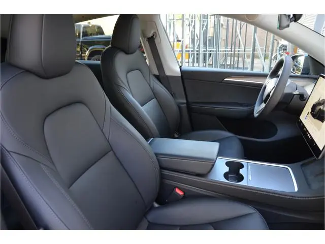 Tesla Model Y RWD 58 kWh AutoPilot3.0 Ryzen, LFP Accu, 20" Alu