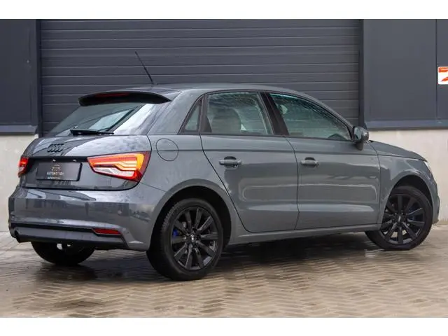 Audi A1 Sportback 1.0 TFSI Led Stoelverwarming Parkeerhulp Black pakket