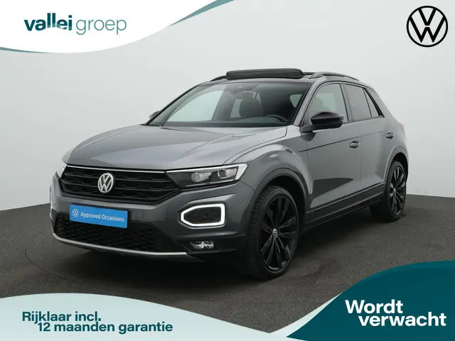 Volkswagen T-Roc 1.5 TSI 150 pk DSG Style Business | Panoramadak | Trekhaak | Achteruitrijcamera | S...